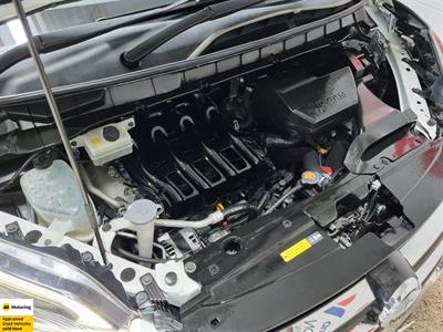 2018 Nissan Serena - Thumbnail