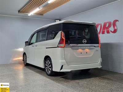 2018 Nissan Serena - Thumbnail