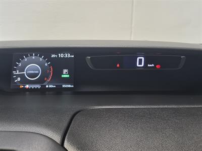 2017 Nissan Serena - Thumbnail