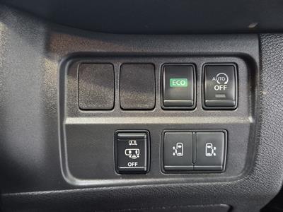 2017 Nissan Serena - Thumbnail