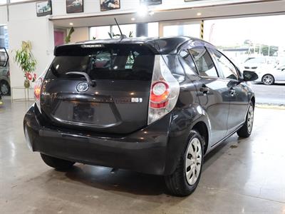 2014 Toyota Aqua - Thumbnail