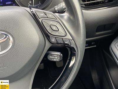 2018 Toyota C-HR - Thumbnail