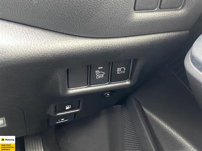 2018 Toyota C-HR - Thumbnail