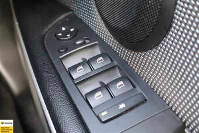 2012 BMW 320i - Thumbnail