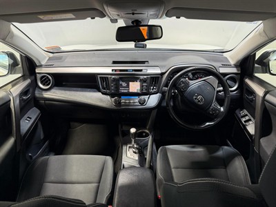 2017 Toyota RAV4 - Thumbnail