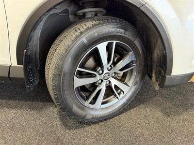 2017 Toyota RAV4 - Thumbnail