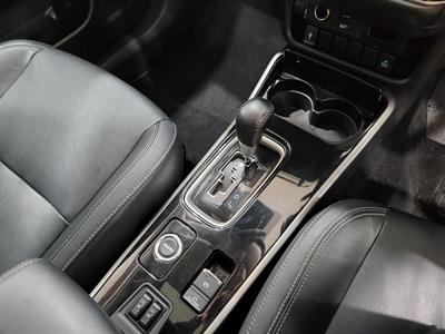 2022 Mitsubishi Outlander - Thumbnail