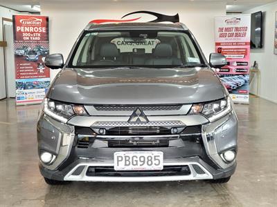 2022 Mitsubishi Outlander - Thumbnail
