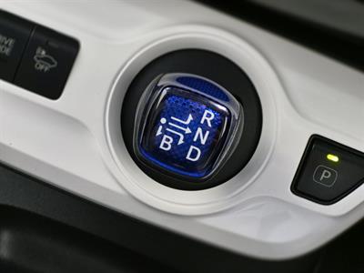 2017 Toyota Prius - Thumbnail