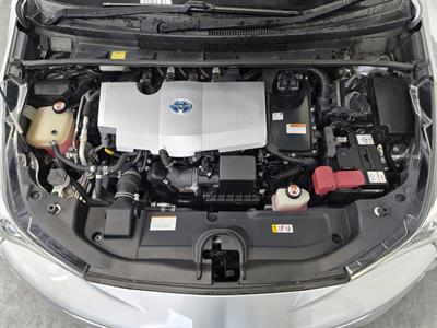 2017 Toyota Prius - Thumbnail