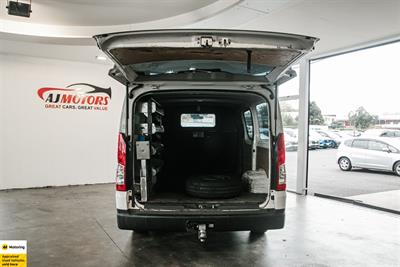 2020 Toyota Hiace - Thumbnail