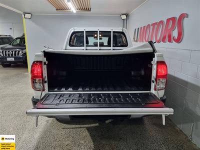 2020 Toyota HILUX - Thumbnail