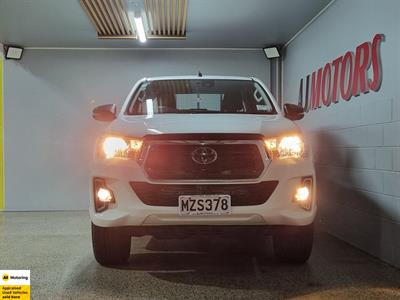 2020 Toyota HILUX - Thumbnail