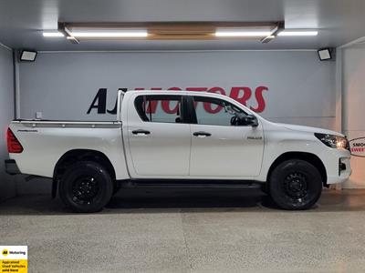 2020 Toyota HILUX - Thumbnail