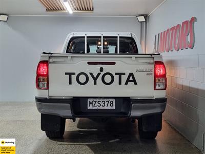 2020 Toyota HILUX - Thumbnail