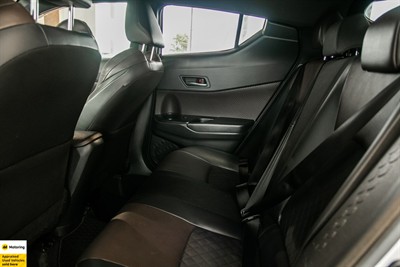 2017 Toyota C-HR - Thumbnail