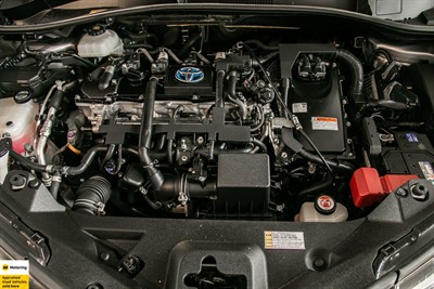 2017 Toyota C-HR - Thumbnail