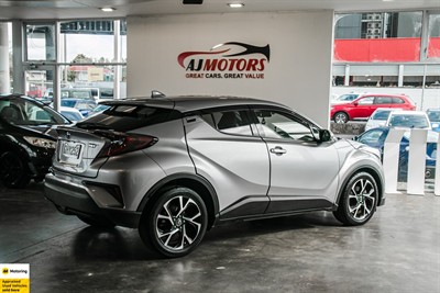 2017 Toyota C-HR - Thumbnail