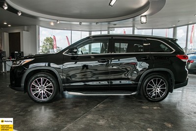 2017 Toyota Highlander - Thumbnail