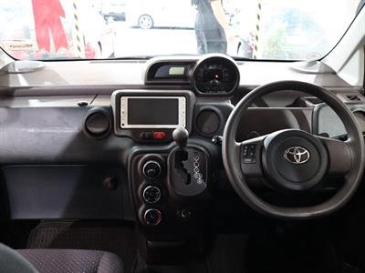2014 Toyota Spade - Thumbnail
