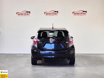 2013 Toyota Aqua - Thumbnail