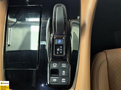 2025 Toyota Vellfire - Thumbnail