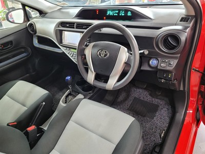 2013 Toyota Aqua - Thumbnail