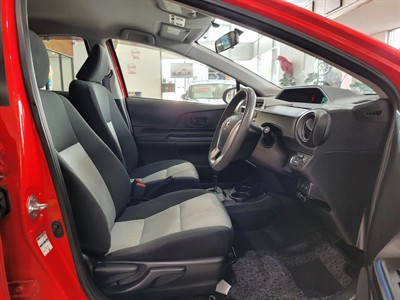 2013 Toyota Aqua - Thumbnail