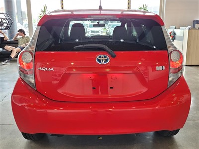 2013 Toyota Aqua - Thumbnail
