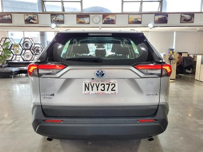 2021 Toyota RAV4 - Thumbnail