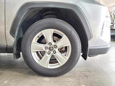 2021 Toyota RAV4 - Thumbnail