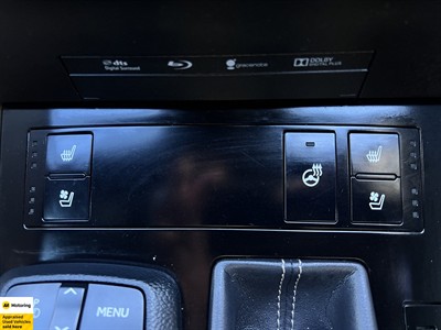 2013 Lexus IS 300h - Thumbnail