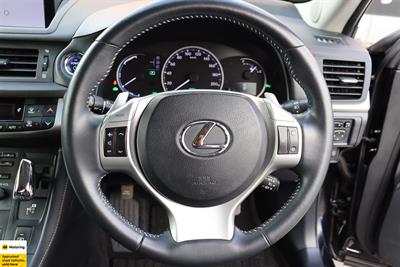 2012 Lexus CT200H - Thumbnail