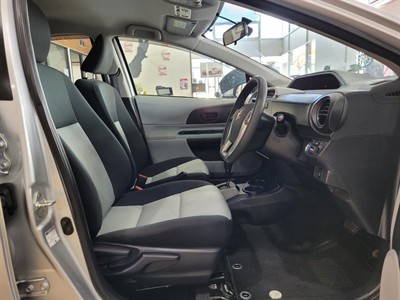 2012 Toyota Aqua - Thumbnail
