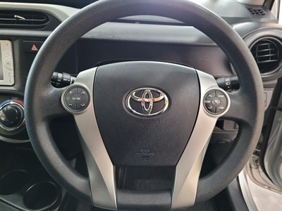 2012 Toyota Aqua - Thumbnail