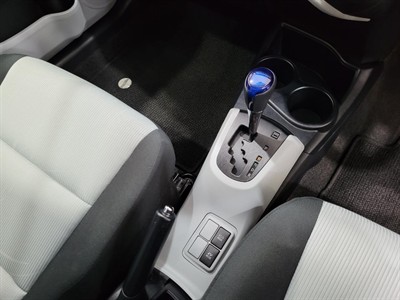 2012 Toyota Aqua - Thumbnail