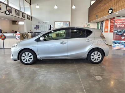2012 Toyota Aqua - Thumbnail