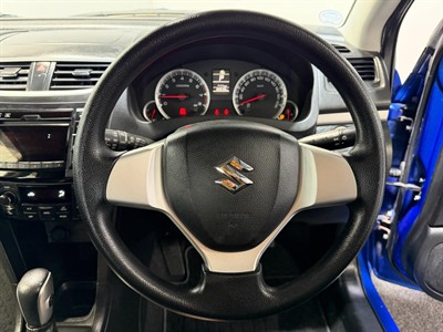 2014 Suzuki Swift - Thumbnail