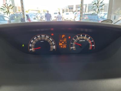 2005 Toyota Ractis - Thumbnail