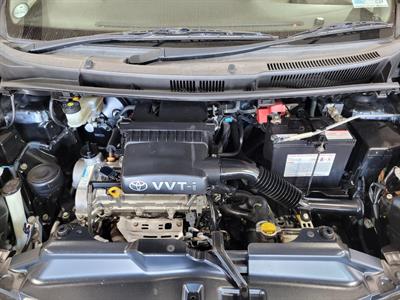 2005 Toyota Ractis - Thumbnail