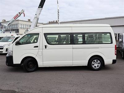 2017 Toyota Hiace - Thumbnail