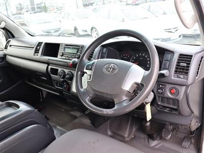 2017 Toyota Hiace - Thumbnail