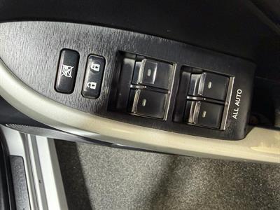 2012 Toyota Prius - Thumbnail