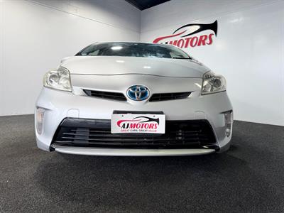 2012 Toyota Prius - Thumbnail