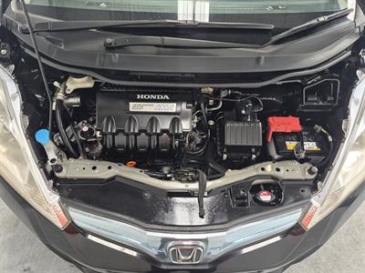 2013 Honda Fit Hybrid - Thumbnail