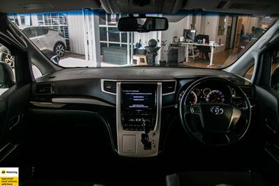 2015 Toyota Alphard - Thumbnail