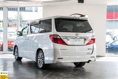 2015 Toyota Alphard - Thumbnail