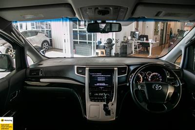 2015 Toyota Alphard - Thumbnail