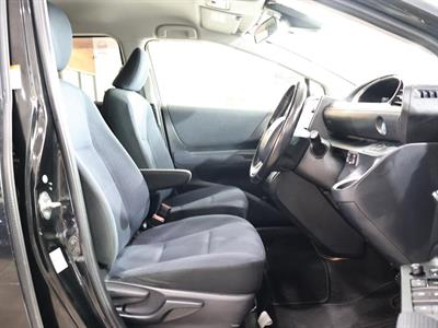 2015 Toyota Sienta - Thumbnail