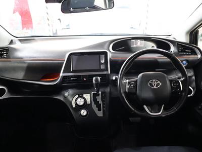 2015 Toyota Sienta - Thumbnail